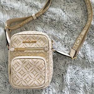 NWOT Michael Kors Jet Set Metallic Jacquard Crossbody Purse Gold and Cream